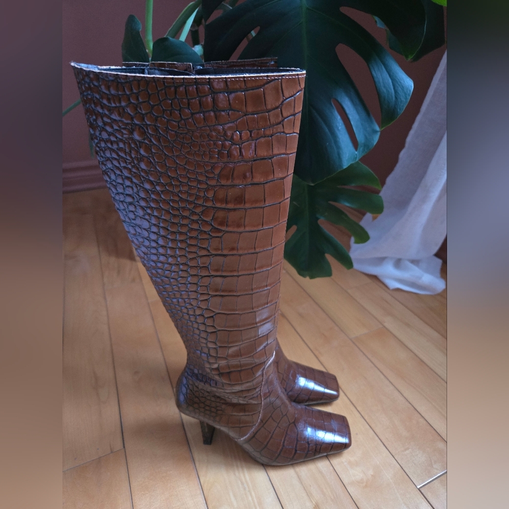 L'Intervalle Elegant Brown Crocodile-Embossed Leather Knee-High Boots - Picture 10 of 11